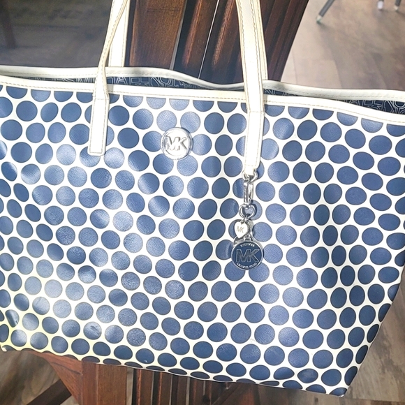 Michael Kors Tote - Picture 1 of 8
